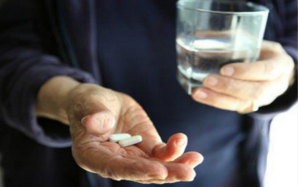 老年人用药先后顺序讲究多 老年人用药先后顺序讲究多